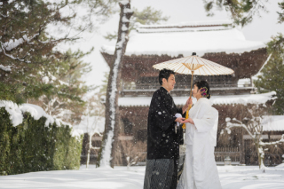 寒波到来！雪の日が続きますが。本日もロケーション撮影しています。雪の天徳院撮影！