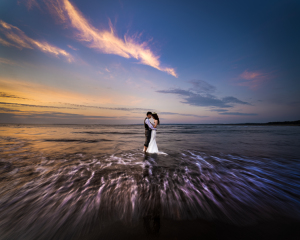 洋装夕日の海岸ロケ！人気の理由。この時期日没19時過ぎで気温も下がり準備も楽！