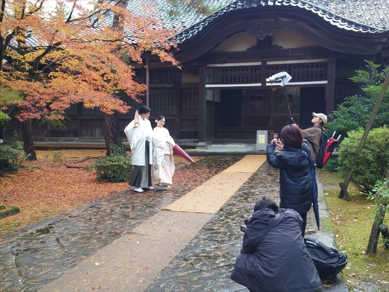 金沢の隠れた紅葉の名所「天徳院」での撮影はどうですか？室内撮影も出来てお得！