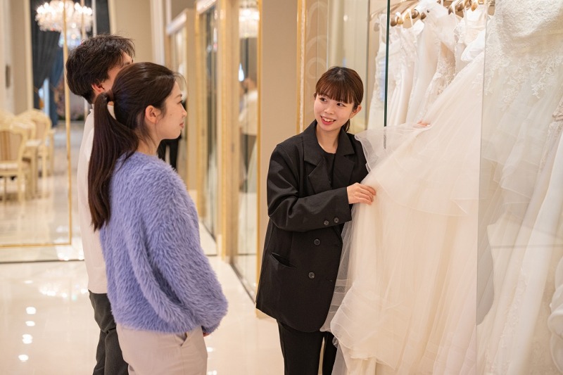 比較して迷っている方へ。しっくりくるドレスの見つけ方