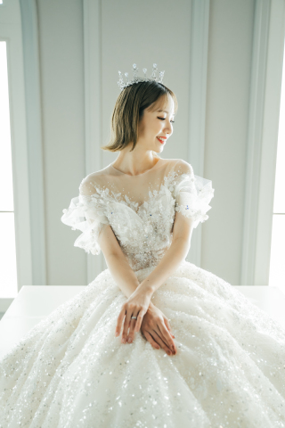 新作ドレス紹介!可愛らしい印象よりも綺麗な上品な印象を与える~フレアリー~