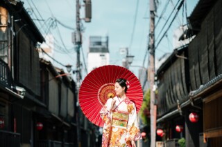 婚礼前撮り、振袖もいいですよ。