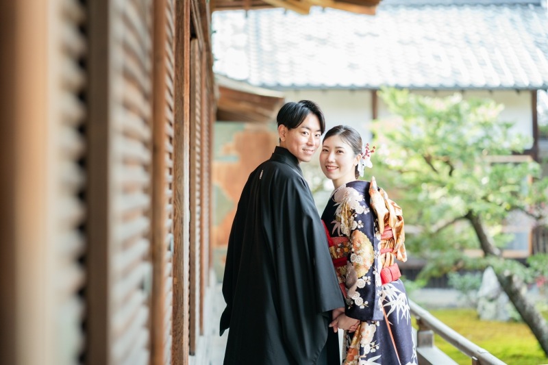 お寺で撮影 (引き振袖)