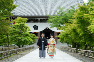 緑の季節も紅葉シーズンも素敵な寺院にて