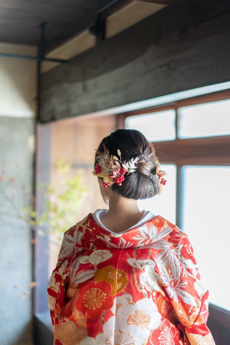 金箔を付けるヘアセット