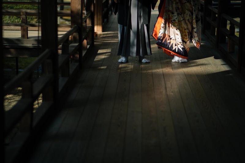 お寺で撮影 (引き振袖)
