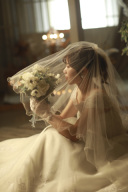 しっとりとした美しさを纏って…スタジオ洋装ソロショットの魅力