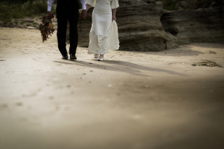 伊豆のきれいな海辺でウェディングフォト