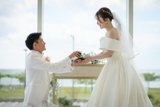 ひざまずきショット