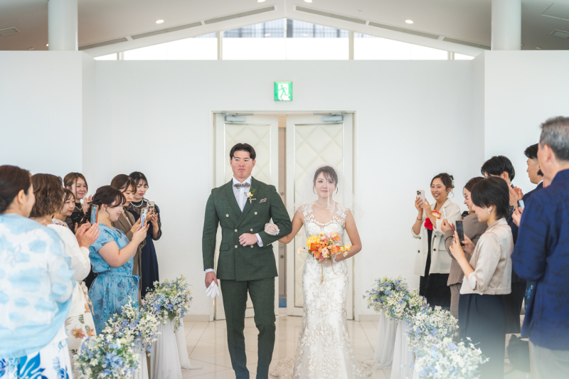 沖縄でかなえる大人数のリゾートウェディング