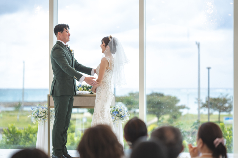 沖縄でかなえる大人数のリゾートウェディング