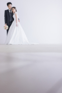 【顔出しNG派も】うつむきや横顔で叶える、大人なウェディングフォト