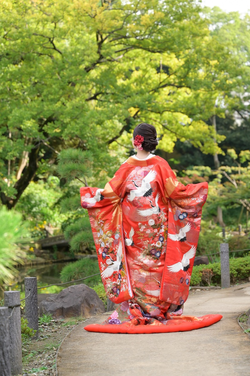 色打ち掛け〔山水茶屋に彩鶴〕