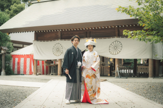 白地の打掛×かつら角隠し