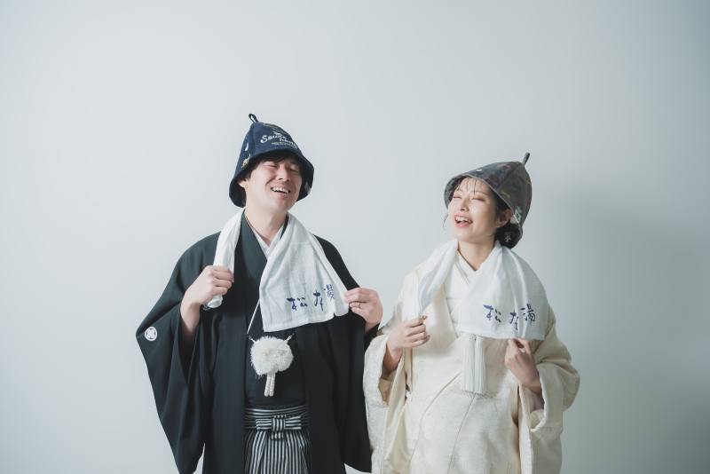 ≪趣味のアイテム持ち込み≫サウナグッズでお二人らしい写真に◎