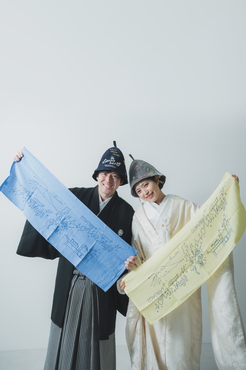 ≪趣味のアイテム持ち込み≫サウナグッズでお二人らしい写真に◎