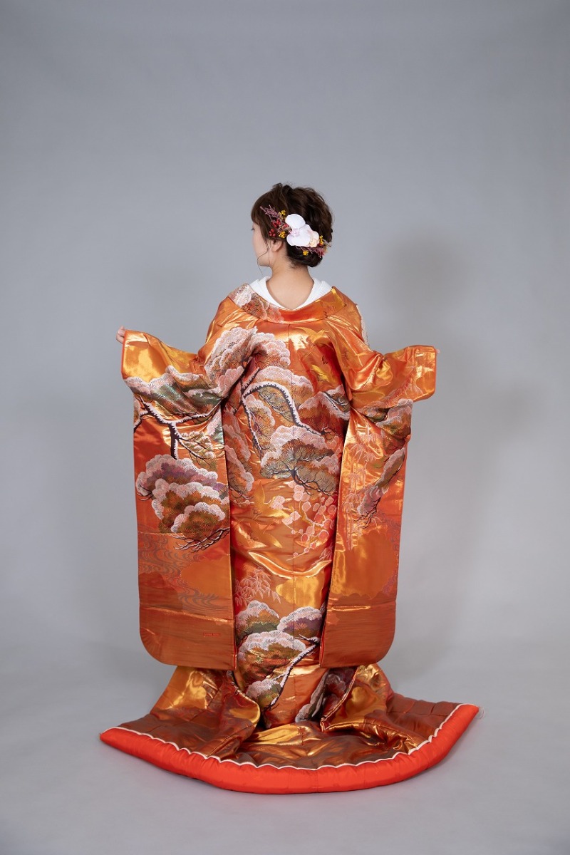 紅葉期ロケ撮に向けて和装の新衣装を入荷しました。（11月以降の撮影の方向けです）