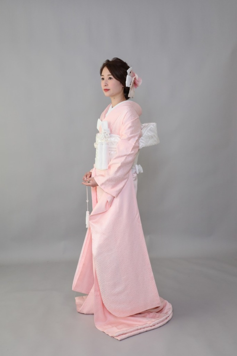 和装衣装は『色掛下』変更無料・洋装はブライダルインナーや小物等をすべて含みます！