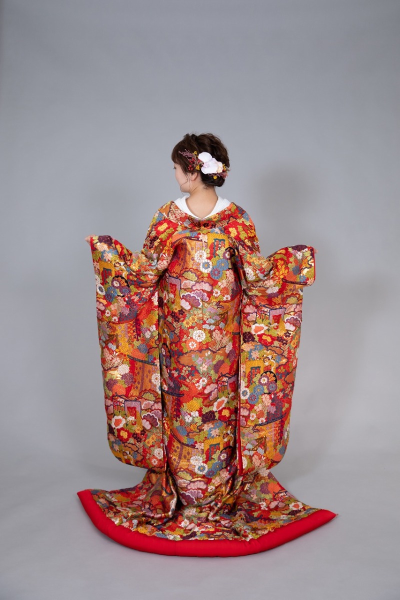 紅葉期ロケ撮に向けて和装の新衣装を入荷しました。（11月以降の撮影の方向けです）