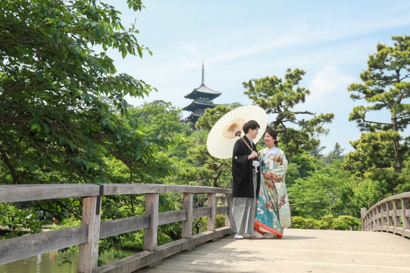  三渓園が和装前撮りとして注目されるのは『日本庭園』+重要文化財の建築物なんです