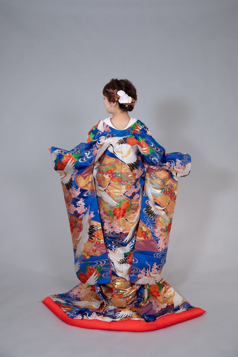 紅葉期ロケ撮に向けて和装の新衣装を入荷しました。（11月以降の撮影の方向けです）