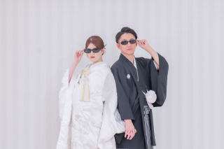 【和装前撮り】サングラスでおしゃれに！遊び心のある和装ショット
