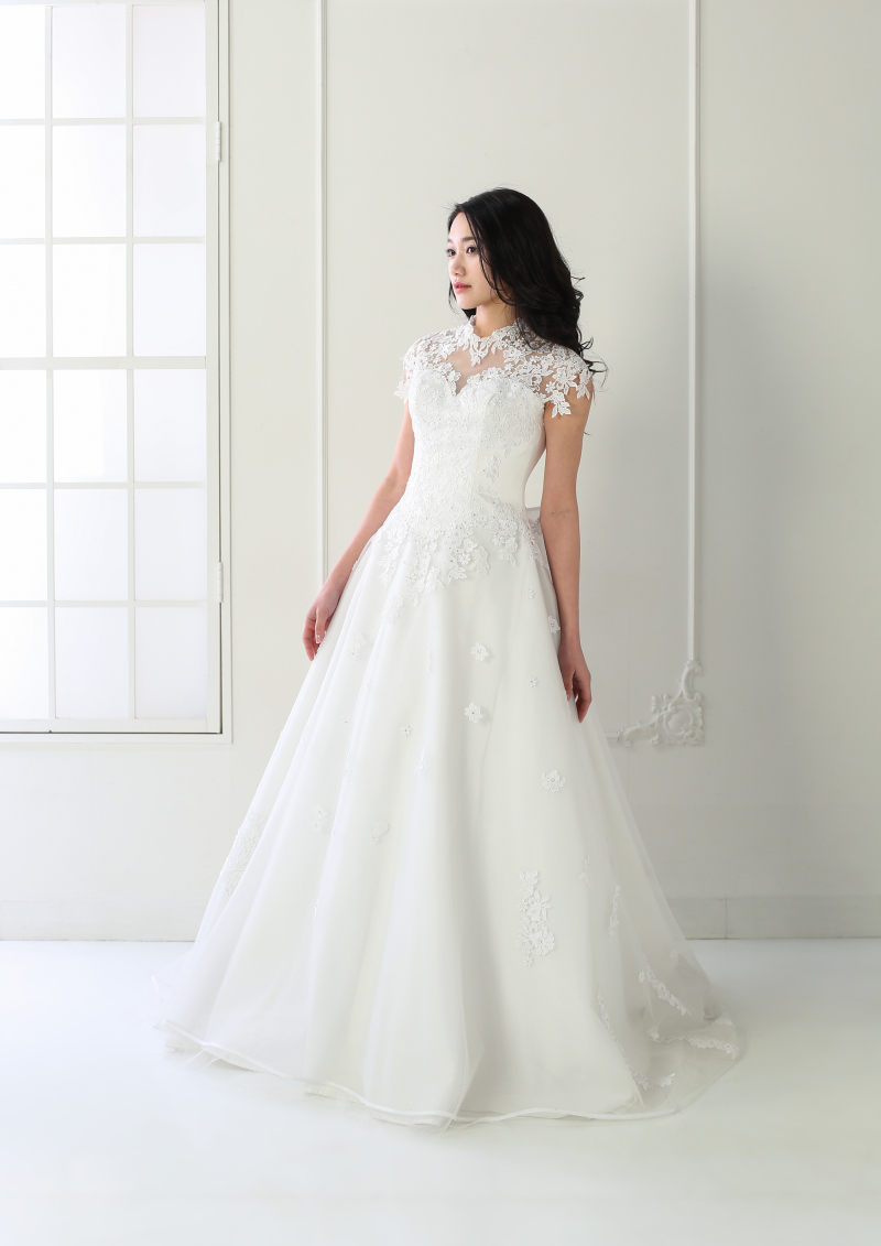 ウェディングドレスのご紹介♪