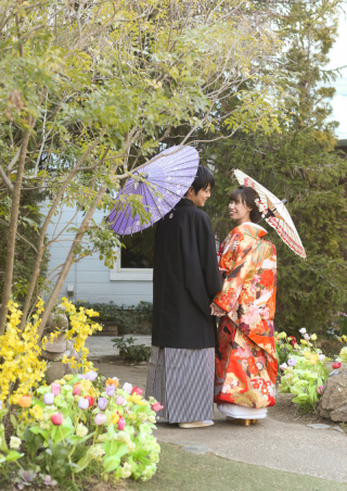 目線を外してみて…