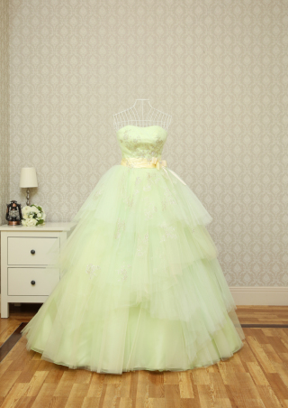 新作ドレス入荷しました♪