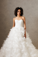 新作ドレス入荷が決定しました