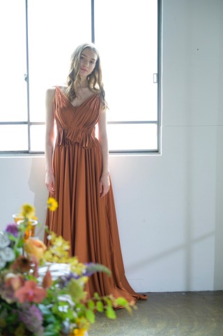 新作ドレス入荷しました♪