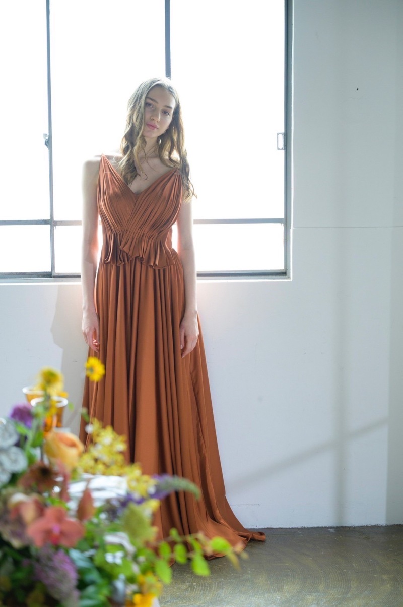 新作ドレス入荷しました♪