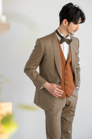 トレンド色のタキシードも続々入荷中♪