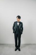 タキシードも種類豊富にご用意しております♩