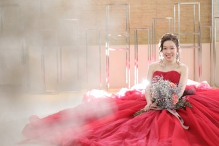 カラードレスもおしゃれに撮影♪