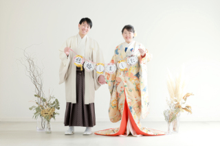 お持ち込み小物でおふたりふだけのお写真を!!!