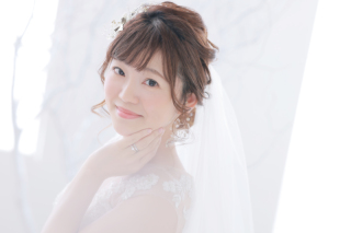 ご新婦様のソロショットも素敵です♪