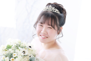 ドレスの髪飾りといえば♪