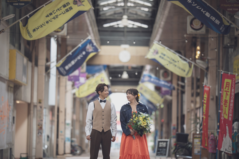 ドレス×デニムでカジュアルフォトウェディング