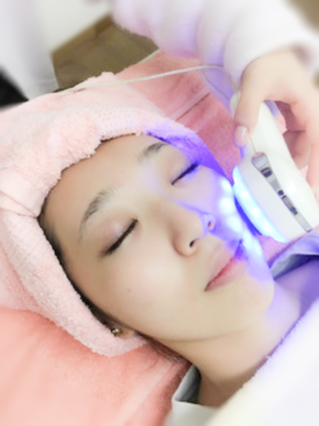 ☆フェイスラインきゅっ!メイク乗り抜群!撮影前のフェイシャルエステをプレゼント☆