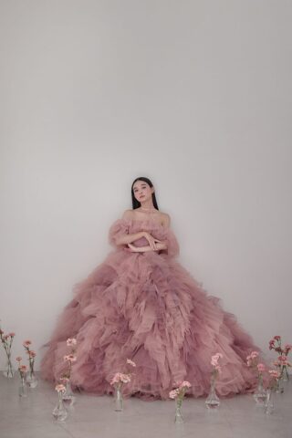 可愛いからヘルシーまで！バラエティ豊かなピンクカラードレスをご紹介♡