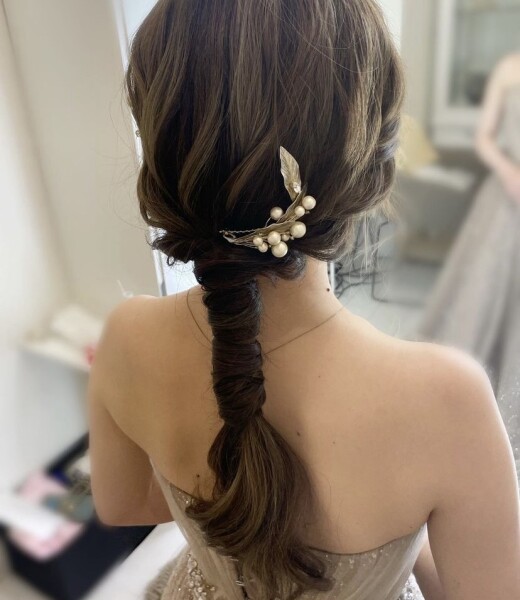 ウエディングドレスに似合うヘアスタイル3選!