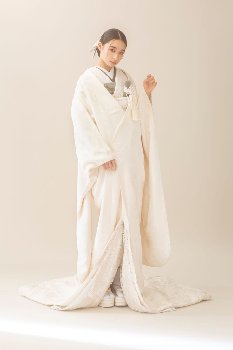 プレ花嫁必見！白無垢姿をよりお洒落に見せる背景と小物の選び方♡【aim原宿店】