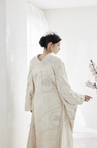 婚礼衣装 白無垢&ldquo;相良刺繍&rdquo;をご紹介【aim原宿店】