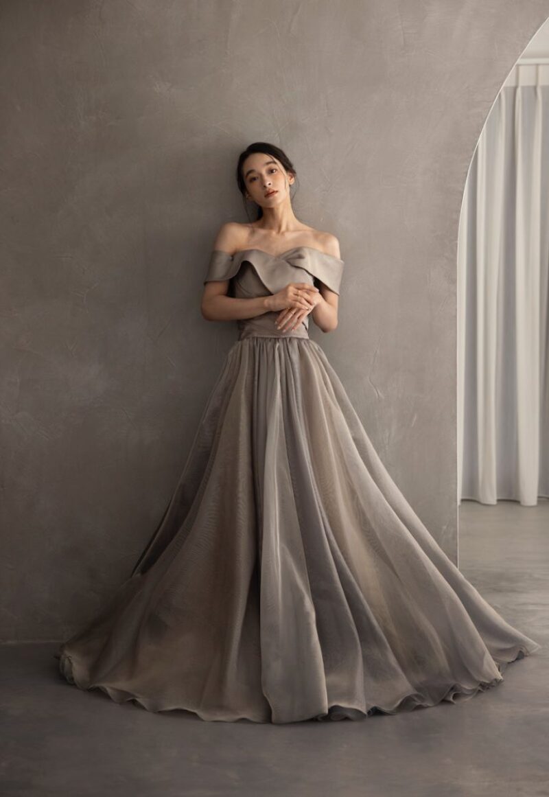 ラグジュアリーなドレス&ドラマチックな空間が魅力な韓国風ウェディングフォトを紹介