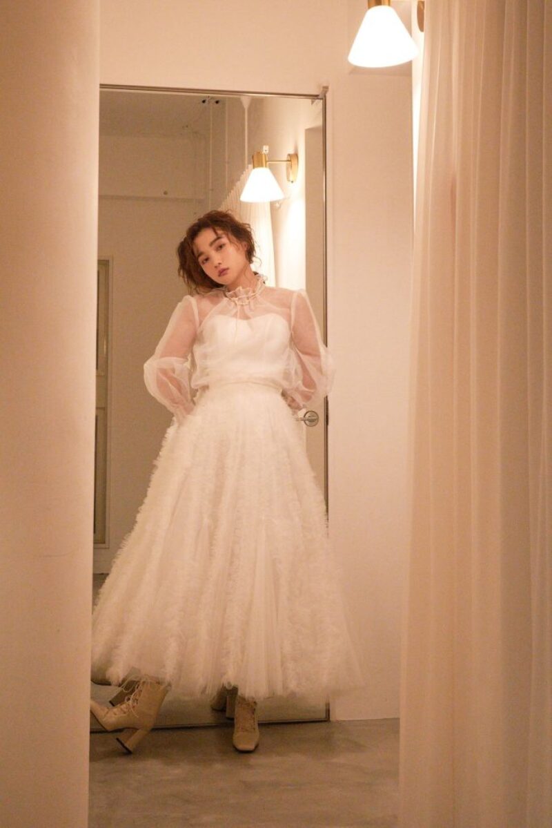 お洒落好きな花嫁様必見！周りと差をつけるちょっぴり個性的なaimのドレス紹介♡