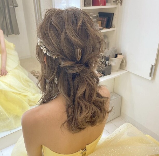 ウエディングドレスに似合うヘアスタイル3選!