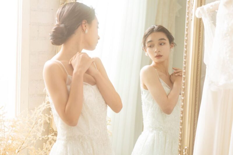 美しく綺麗なウェディングドレス姿を写真に残すためのポージング・空間