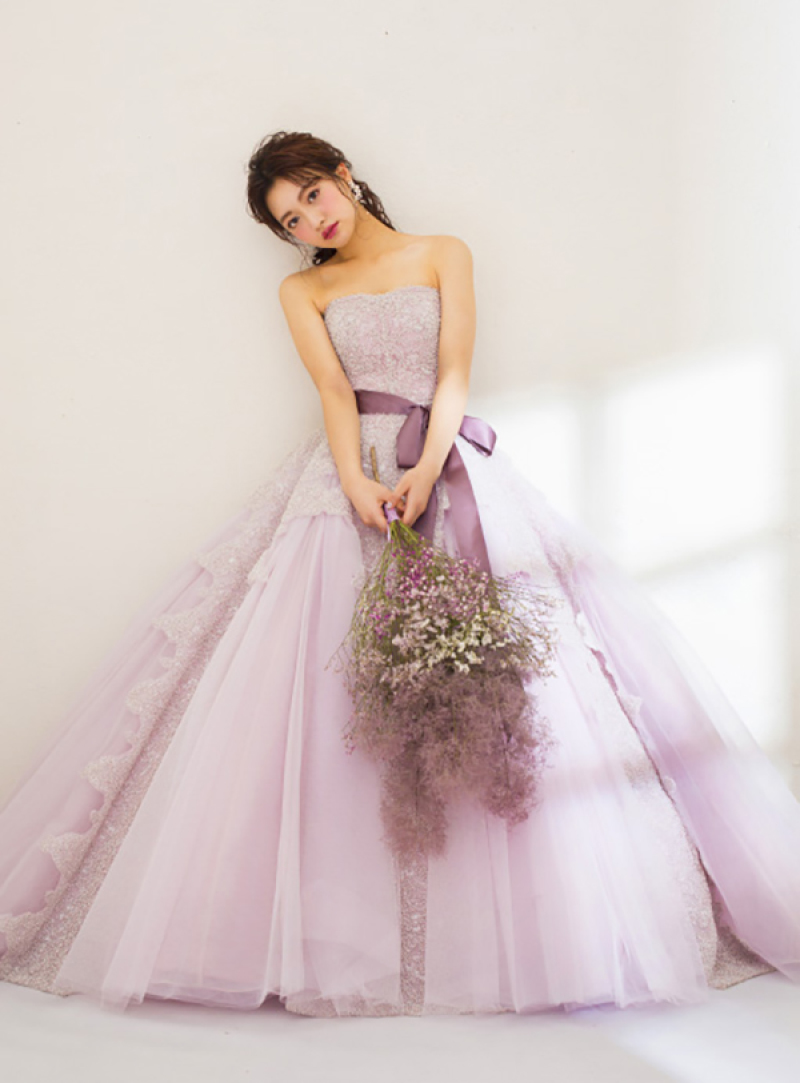 結婚式はふたりで、前撮りはひとりでフォトジェニックに!《ソロウェディングフォト》