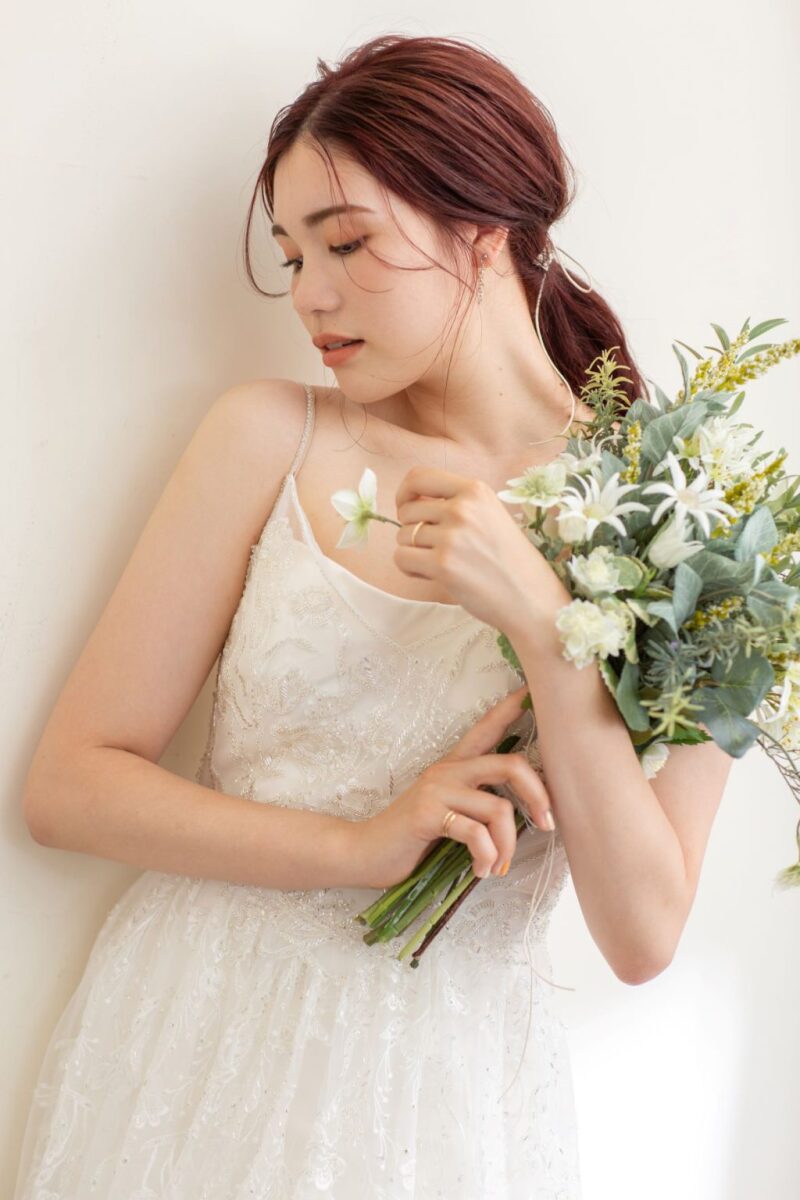 美しく綺麗なウェディングドレス姿を写真に残すためのポージング・空間